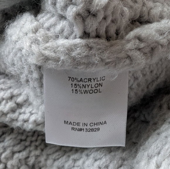 L'Academie Revolve Amare Cable Sweater Vest Chunky Oversize Womens L Grey V Neck - Picture 6 of 9